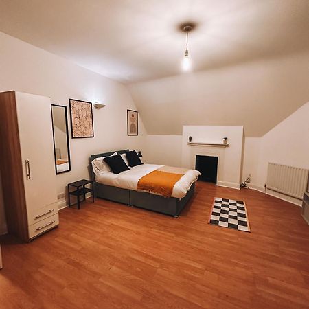 Spacious 3 Rooms In Tooting London Eksteriør billede