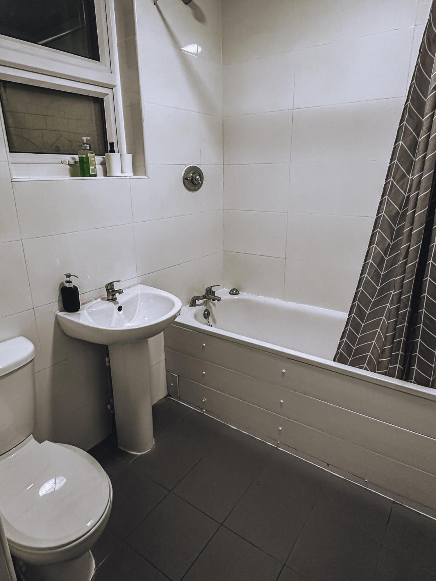Spacious 3 Rooms In Tooting London Eksteriør billede