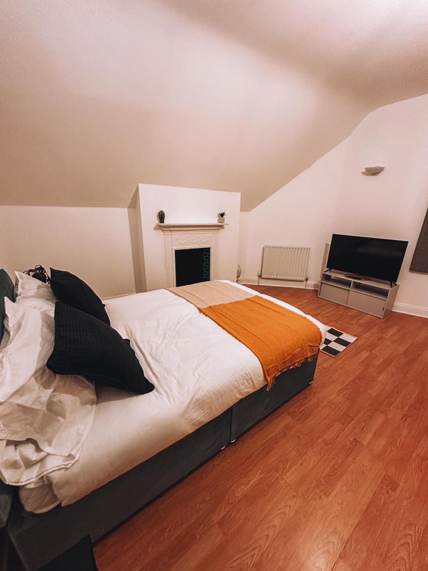 Spacious 3 Rooms In Tooting London Eksteriør billede