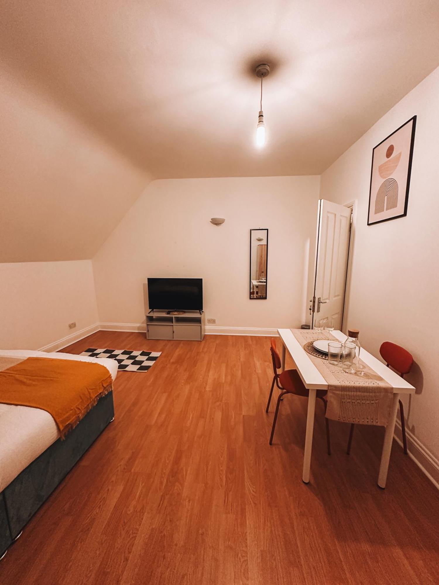 Spacious 3 Rooms In Tooting London Eksteriør billede